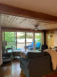 Half Moon Lake, Barnstead, NH vacation house on water front with firepit - Homestays