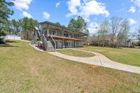 Sunset Estate 7 Bedrooms, Sleeps 18! + Game Room - 3-Star