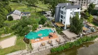 Sanqingshan Xiyunjian Homestay - ที่มีสระว่ายน้ำ