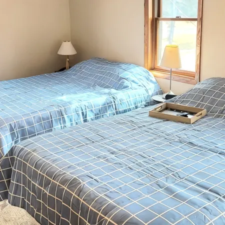 Waterfront Getaway with reserved Dock/Boat Slip on Ahnapee River Wifi Отели в г. Алгома