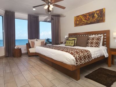 Dramatic Oceanfront Condo with Double Master Suites