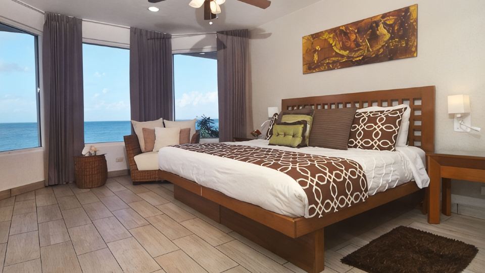 Dramatic Oceanfront Condo with Double Master Suites