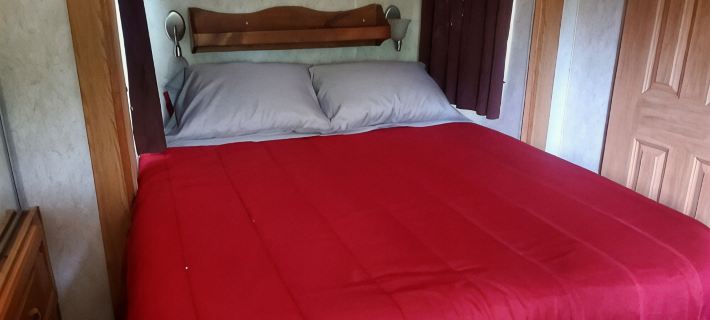 Riverfront Camper Hotels in Washington County