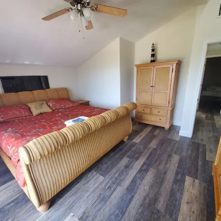 Big Pine Key, 3 BR, 2 1/2 Bath, Private Canal, Close to everything, KW