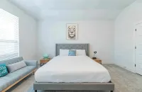 4BR/3.5BH Private Pool: 5M Airport, F1 & 2-Story - Private Pools