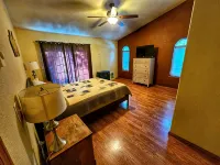 The Peaceful Escape: hiking, fishing, snow skiing. Sleeps 12 - Wifi