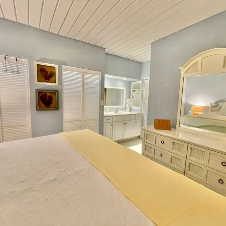 Mermaid Escape~Romantic Getaway Newly Renovated with Luxurious & Stunning Views