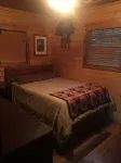 迷人惠提爾溫馨兩臥室木屋，配備WiFi和空調 - 小木屋