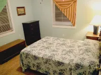 Quiet neighborhood near beaches, bayou and historic downtown Ocean Springs. - Homestays