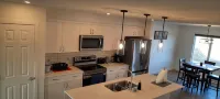 Home in Fort Saskatchewan - 무료 와이파이