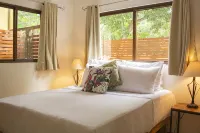 Villa Del Sol, steps to Dominical Beach with Private Pool! - balcony