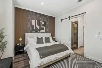 Luxury Downtown Townhouse w/ Game Room and Gated Lot - Balcony