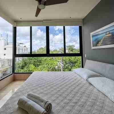 Brand New Build - Best Location 2 Blocks from the Fery Ocean View Pool Roof Top. Rooms