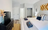 2nd Floor Walk-up.  Close to Wedding Venues, Restaurants and More!
