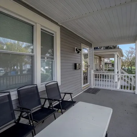 Family-Friendly 6-bedroom house in Charming Buffalo with WiFi, AC
