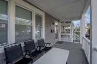 Family-Friendly 6-bedroom house in Charming Buffalo with WiFi, AC
