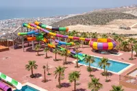 Luxury apartment with sea view, 5 minutes walk from the beach! With air conditioning