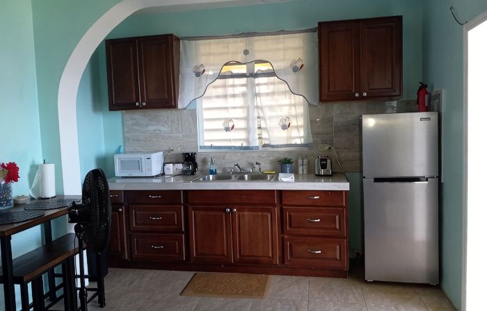 Beautiful Apartment w- gorgeous expansive views, beautiful fruit trees & gardens