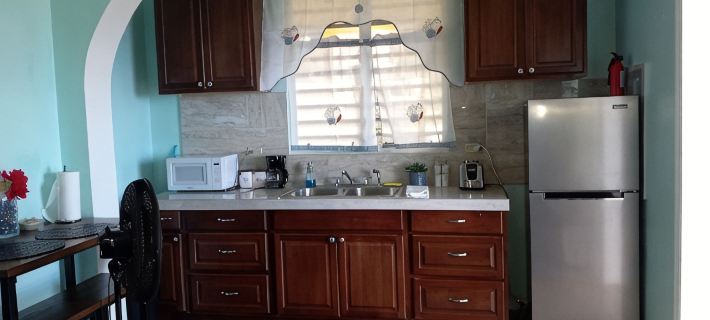 Beautiful Apartment w- gorgeous expansive views, beautiful fruit trees & gardens Hotels in Northside