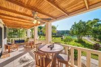 Beachfront Condo w/ Pool - 2BR 2BTH - Homestays