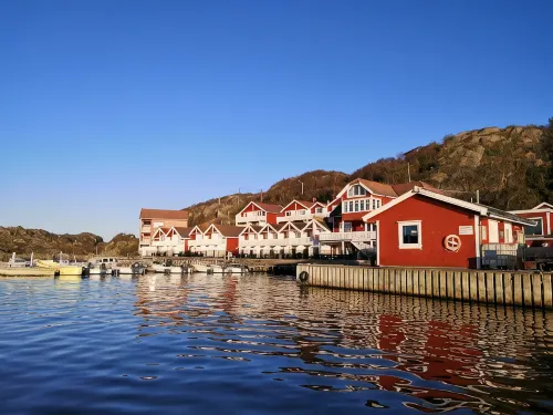 Fantastic fishing hut with sea view directly on the water - 2-Star