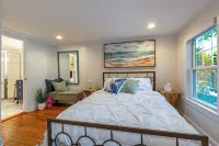 Walking distance to Navy Stadium! No cleaning fees! - Kitchens