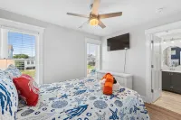 Amazing Views! Oceanfront next to Pier. 5 bed 5 bath. Sleeps 11. Family Friendly - de playa