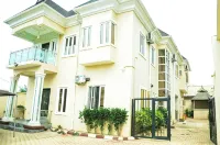 LUXE APARTMENTS Hotels in 