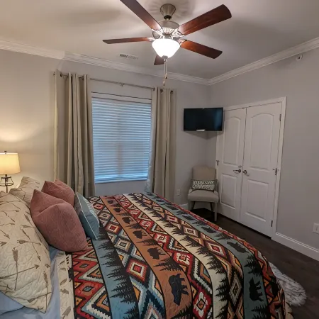 Townsend Peaceful Side Smoky Mountains Near Cades Cove Hip Vintage Condo