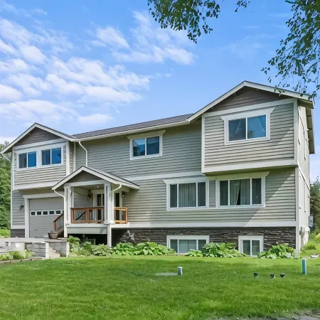 Moose Meadow 5 Bedroom Home by RedAwning