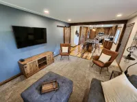 Luxurious remodel near historic downtown Hudson! - Wifi