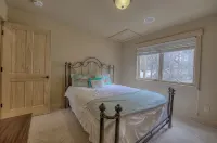 Luxury Cabin - views, location, perfect for families, 4 miles from Breckenridge - 샬레 호텔