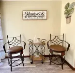 5 minutes to shopping mall restaurants and highway - Bungalows