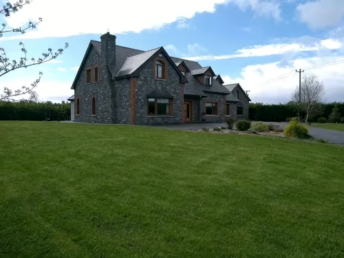 Carraig House Sleeps 2 Pets Allowed - Homestay