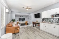 Stylish-Modern Open Concept Studio In The Hearth Of Durham NC - 3-Star