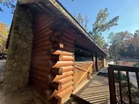 4 Moose Lodge ROMANTIC Log Cabin in the woods. Hot Tub & Wood Burning Fire Place - Swimmingpools