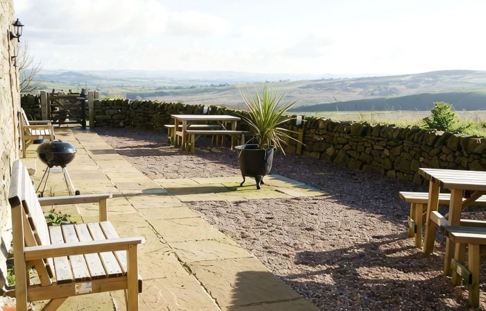 Historic Barn With Breathtaking Views Over Derbys/Staffs Border. Pet Friendly
