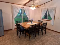 Lake Buffalo home, large lot, pet friendly - Homestays