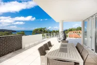 Coastal setting minutes from beach and shops - Balcony