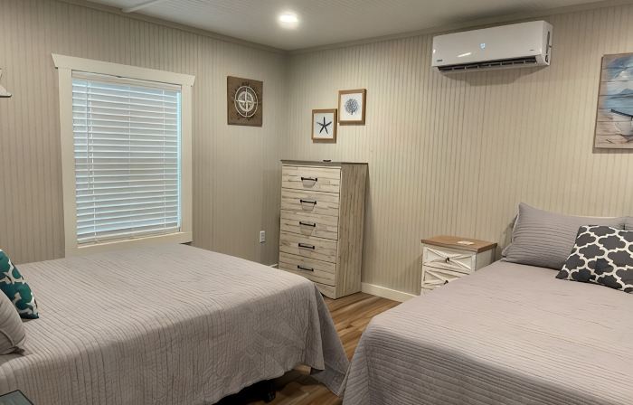 Cute cabin in nice quiet secluded area close to the water, The Coves Golf course