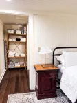 Blue Door Bungalow of Highlands - 3-Star
