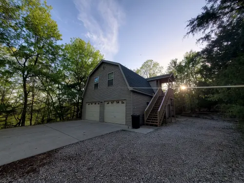 Lucky's - Adorable Cottage by the Beaver Lake Sailboat Club - 4-Star