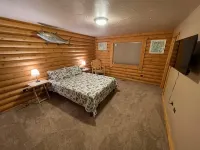 Gorgeous Log Home with Incredible Views - Homestays