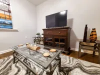 Central Stay! Near UK/Downtown/Campus. - Condos