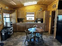 Buckeye cabin is nestled in the woods with access to the Little Missouri River. - 3つ星