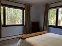 Creek side retreat and breathtaking views! Moments from hunting and fishing! - 3-Star