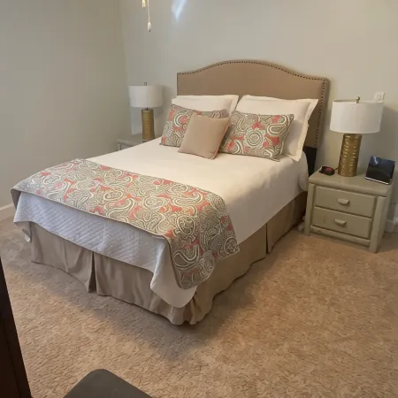 Fantastic Condo Within Walking Distance Of Football Stadium, Grove And Campus