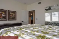 Relaxing Ocean View Vacation Paradise! 5 star Reviews! - balcony