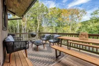Mountain Cabin Oasis: hot tub&fire pit - シャレー