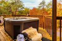 Family‑Friendly Retreat: Hot Tub, Theater + Close to Attractions - บ้านพักหลังเล็ก